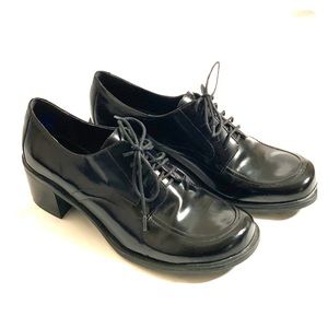 Tommy Hilfiger patent oxfords